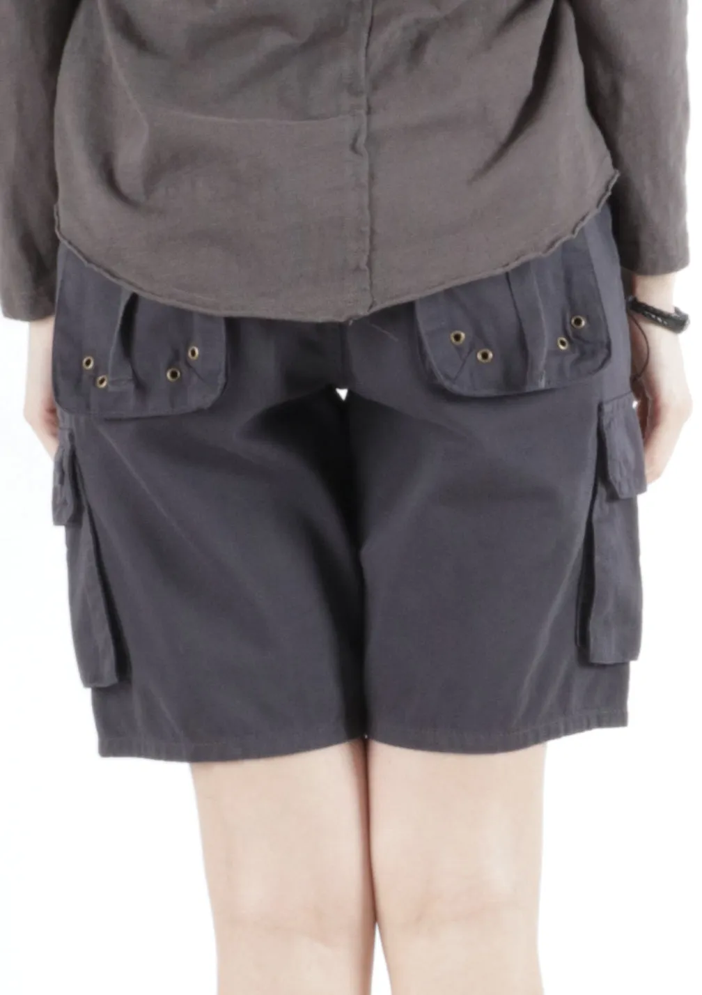 Easy Bermuda with zip pockets in Washed Black