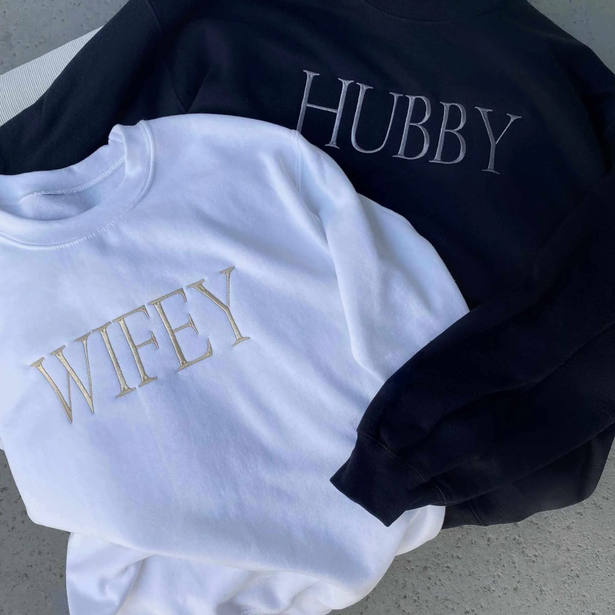 HUBBY & WIFEY Sweatshirt - Personalized Couple Matching