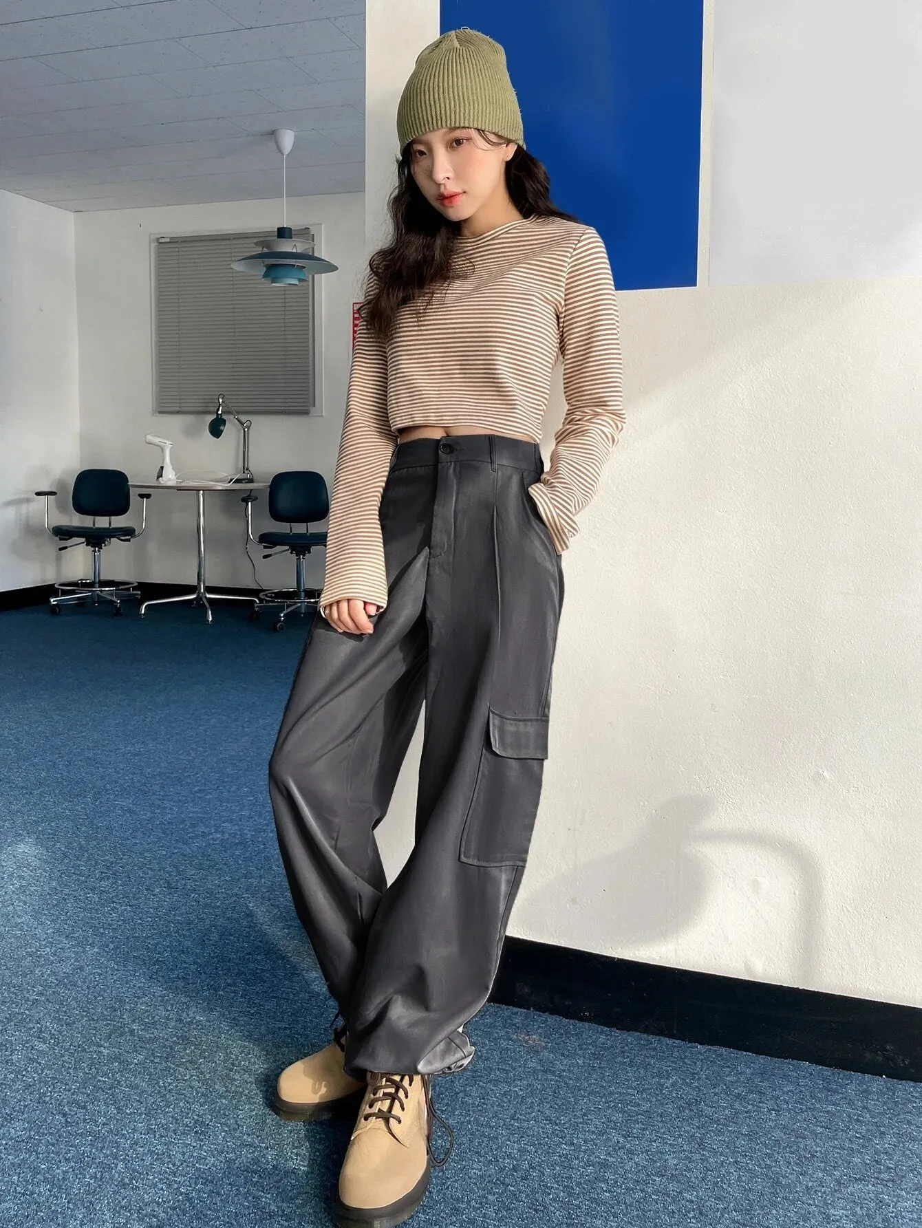 Relaxed Fit Buttoned Cargo Pants