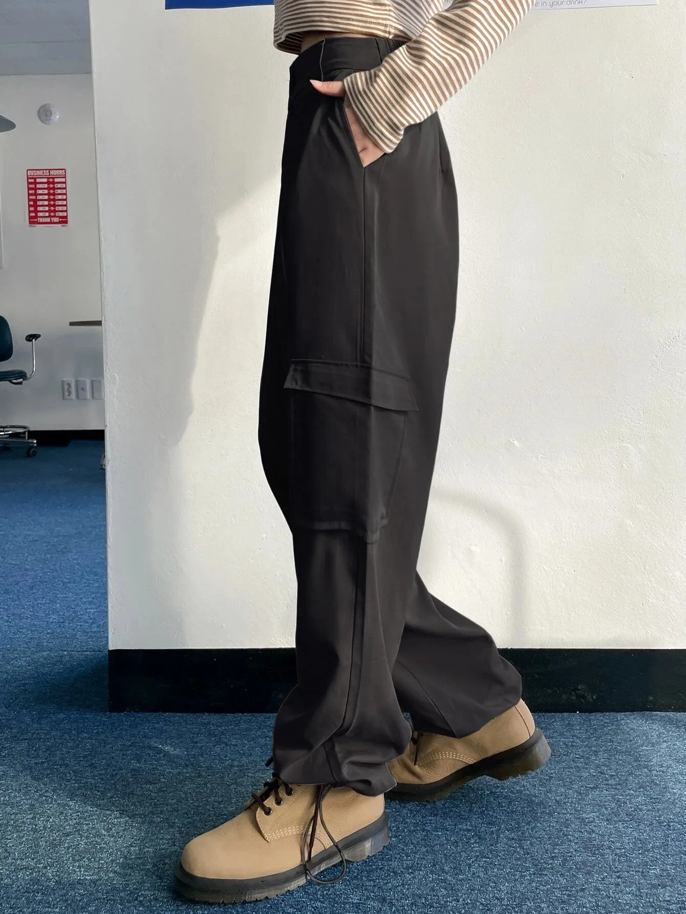 Relaxed Fit Buttoned Cargo Pants