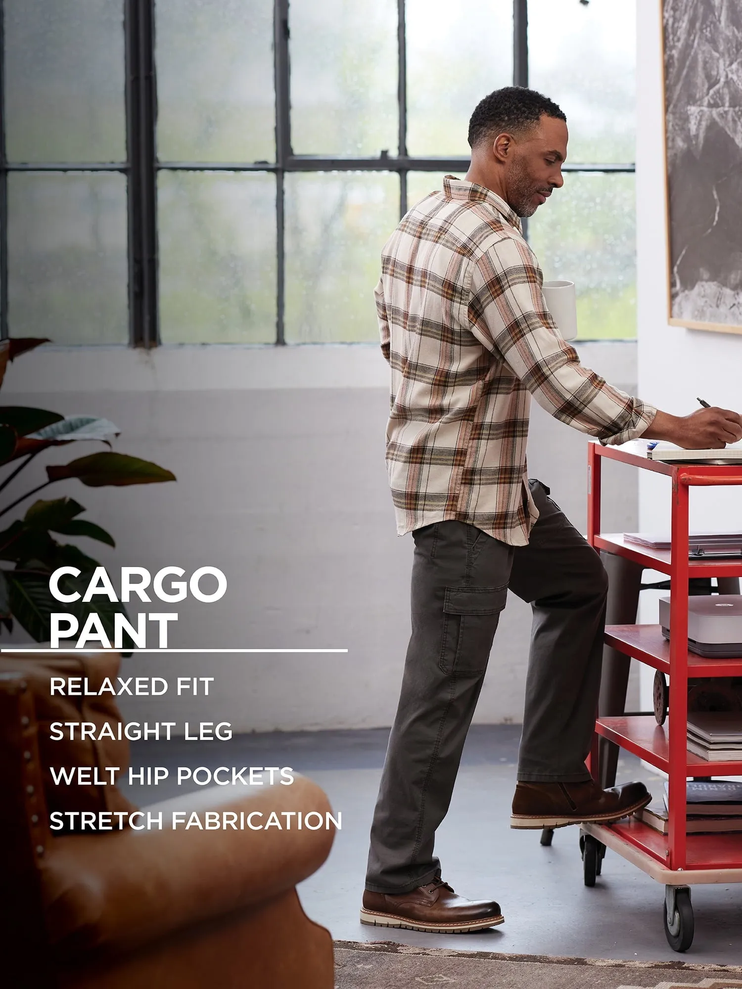 Wrangler Men's and Big Men's Relaxed Fit Cargo Pants With Stretch